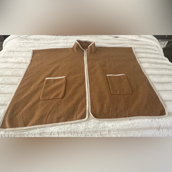 Roffe Accessories Poncho - Picture 5 of 5